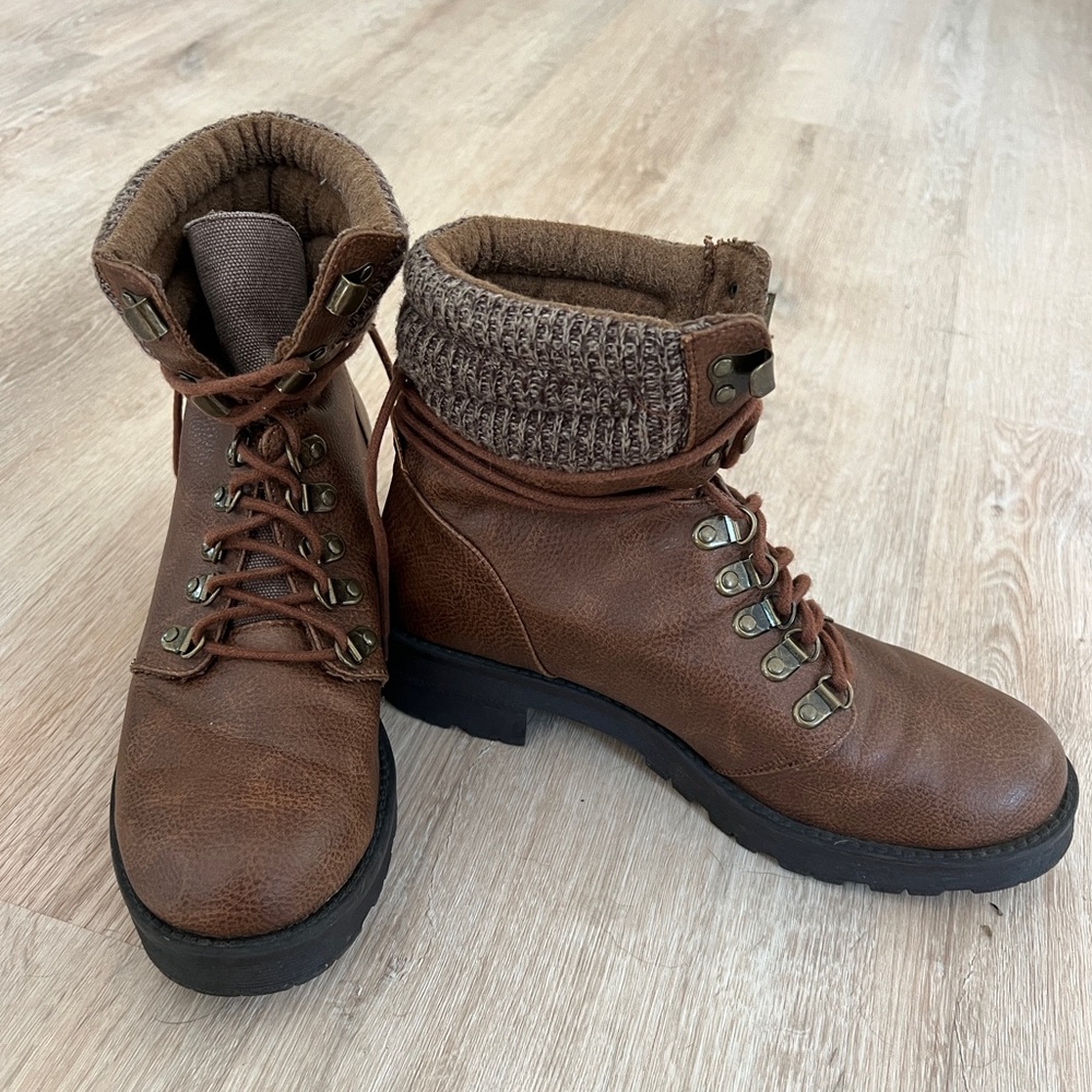 Women’s Size 10 Brown Leather Winter MIA Boots